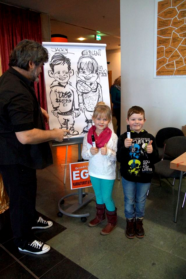 Cartoon: Die stolzen Kiddies vor ihrem Konterfei!!Benefiz: Uckermark gege 1