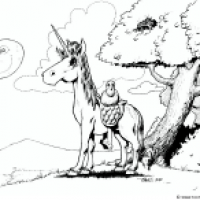 Taube an Einhorn im Mondschein