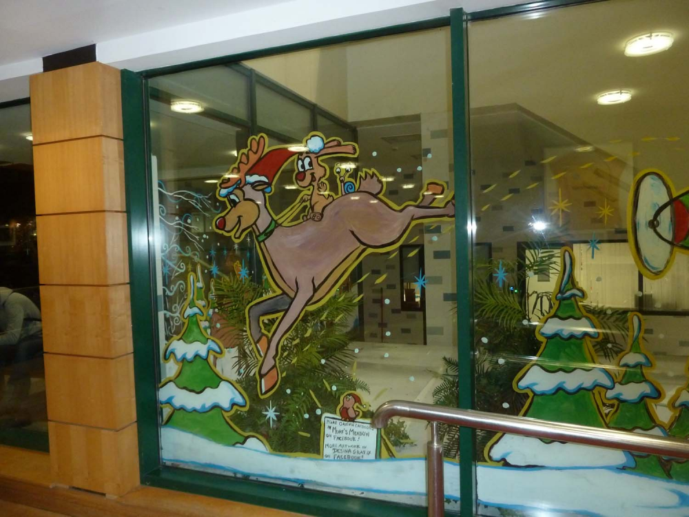 Illustration: Christmas Windows 2015 3